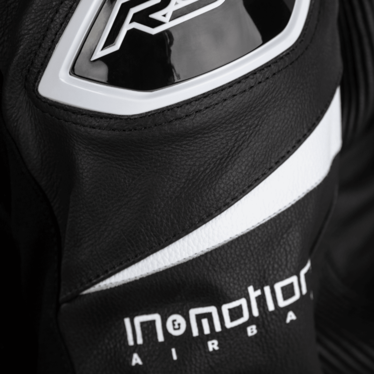 combinaison-rst-cuirpodiumairbag-zoomepaulecote-blanc-15072024