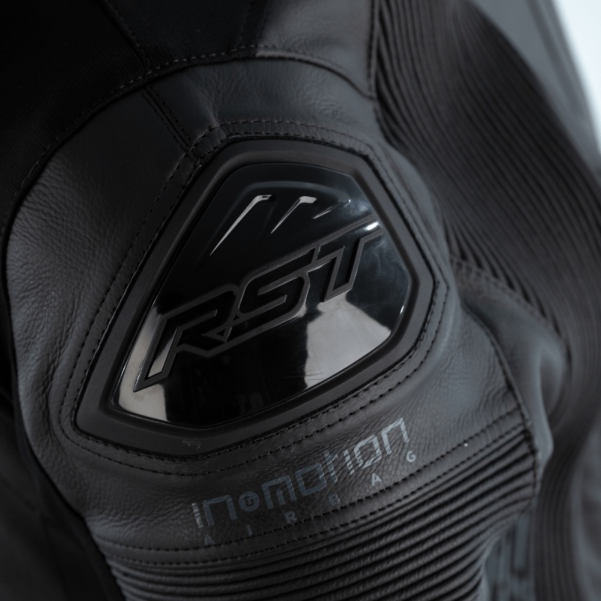 combinaison-rst-proseriesairbagcuir-zoomepaulecote-noir-15072024