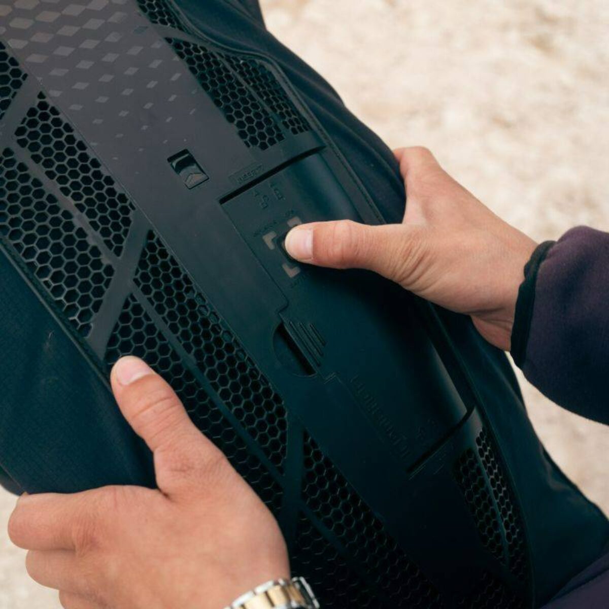 gilet-horsepilot-etwistair-lifesyle-coque-04102024-1